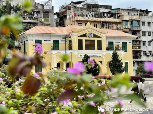 多幢葡式建筑屹立塔石广场