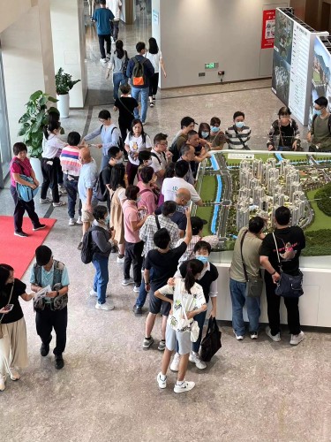 Macau New Neighbourhood show flats already welcomed 3,500 visits in first three days.
