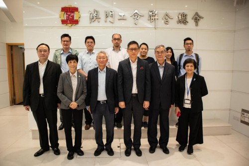MUR visits Macau Federation of Trade Unions to exchange views on revitalising old districts